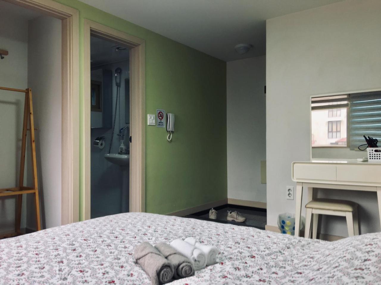 Hongdae Pencil Guesthouse Szöul Kültér fotó