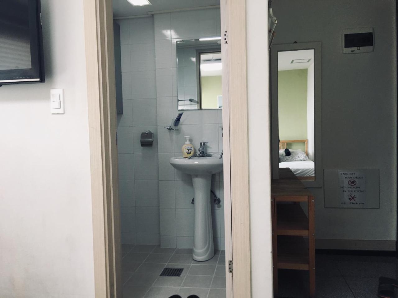 Hongdae Pencil Guesthouse Szöul Kültér fotó