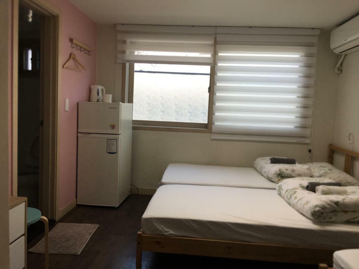 Hongdae Pencil Guesthouse Szöul Kültér fotó